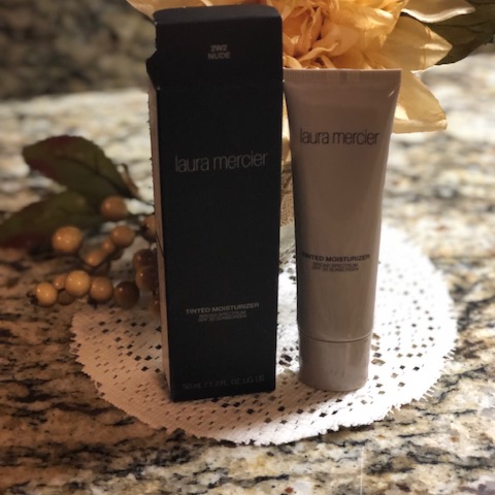 ✨HP✨LAURA MERCIER Tinted Moisturizer BS-SPF 20 - Picture 4 of 7
